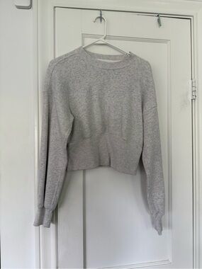 Abercrombie & Fitch Light Gray Cropped Crewneck Sweater